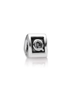 Pandora hopeinen hela kirjain Q