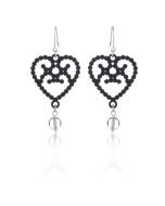 Lumoava Helmi puukorvakorut Musta LV5254100010