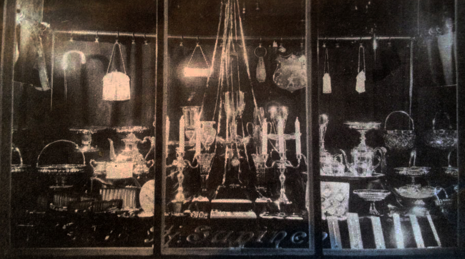 Sunisen ensimmäinen liike 1920-luvulla.